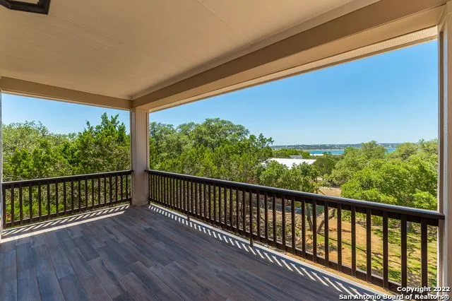 677 CIRCLEVIEW DR Canyon Lake, TX 78133
