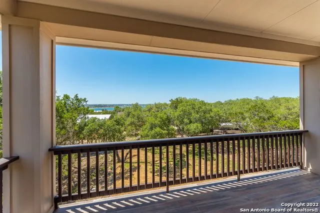 677 CIRCLEVIEW DR Canyon Lake, TX 78133