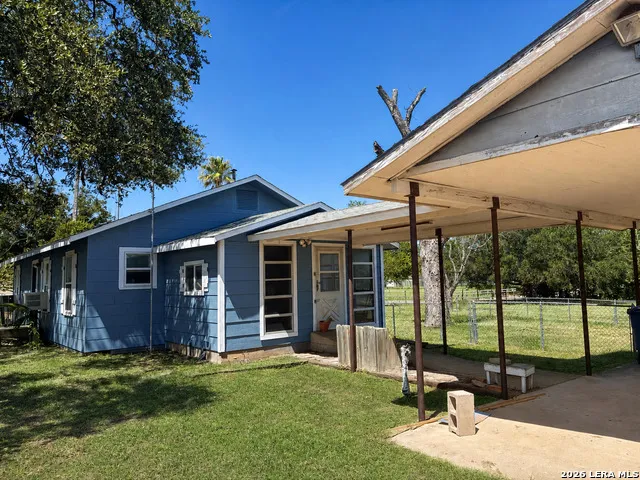 529 Avenue E Poteet, TX 78065