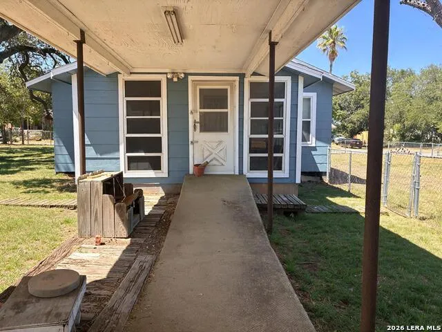 529 Avenue E Poteet, TX 78065
