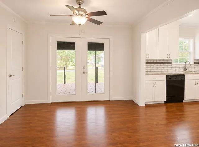 959 E IRELAND ST Seguin, TX 78155