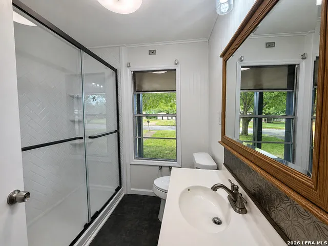 959 E IRELAND ST Seguin, TX 78155