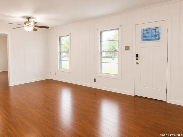 959 E IRELAND ST Seguin, TX 78155