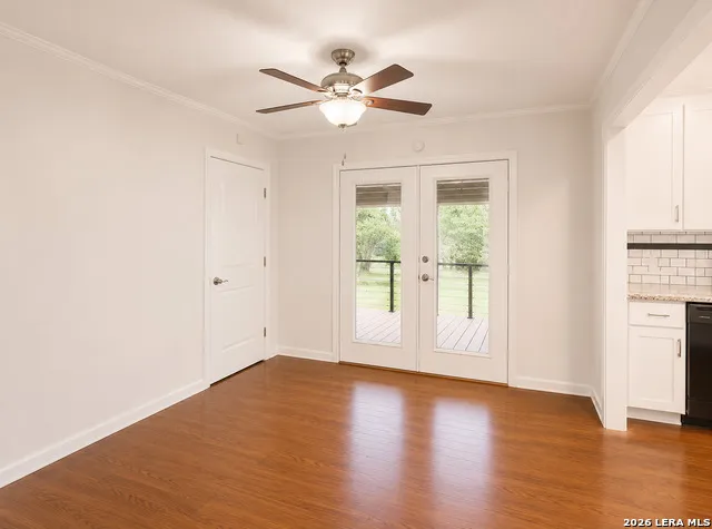 959 E IRELAND ST Seguin, TX 78155