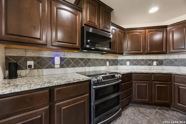 149 LAKEVIEW CIR La Vernia, TX 78121