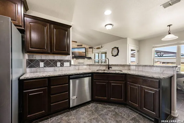 149 LAKEVIEW CIR La Vernia, TX 78121