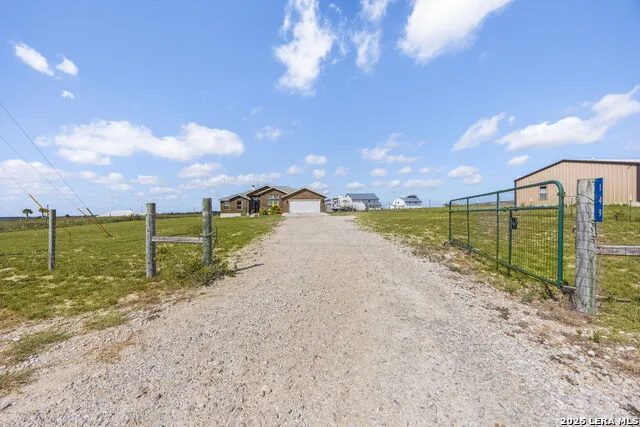 149 LAKEVIEW CIR La Vernia, TX 78121
