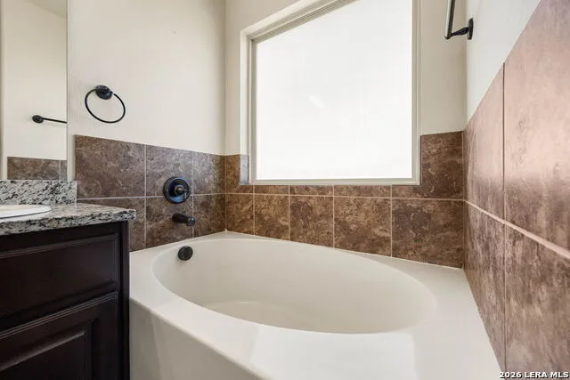 149 LAKEVIEW CIR La Vernia, TX 78121