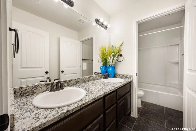 149 LAKEVIEW CIR La Vernia, TX 78121