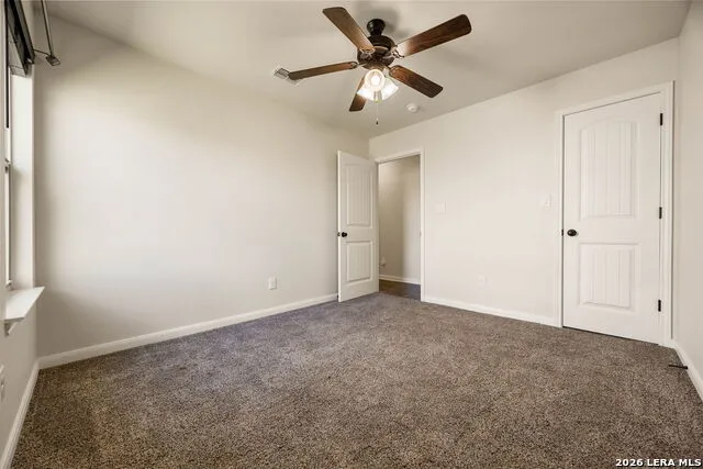 149 LAKEVIEW CIR La Vernia, TX 78121