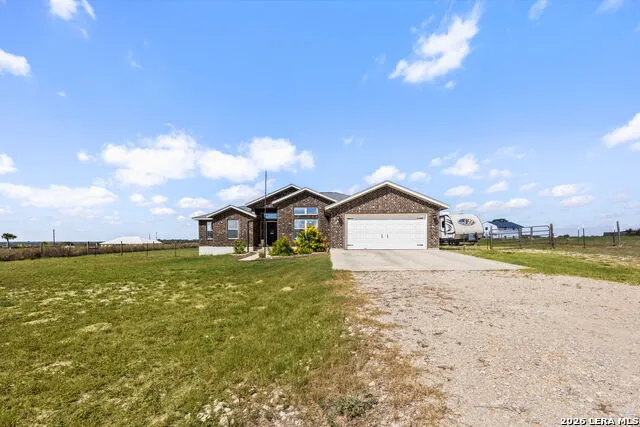 149 LAKEVIEW CIR La Vernia, TX 78121