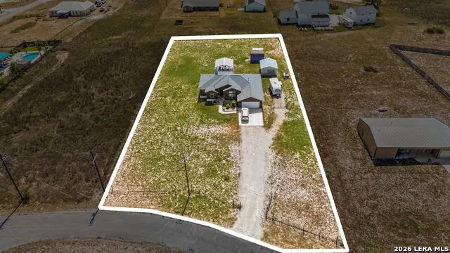 149 LAKEVIEW CIR La Vernia, TX 78121
