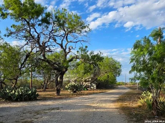 4029 County Road 117 Floresville, TX 78114