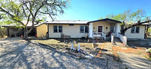 4029 County Road 117 Floresville, TX 78114