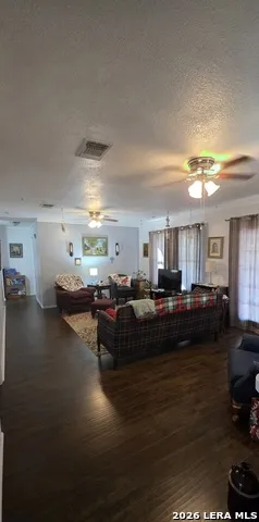 4029 County Road 117 Floresville, TX 78114