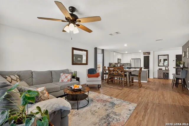 5933 COMPANION LOOP Bulverde, TX 78163