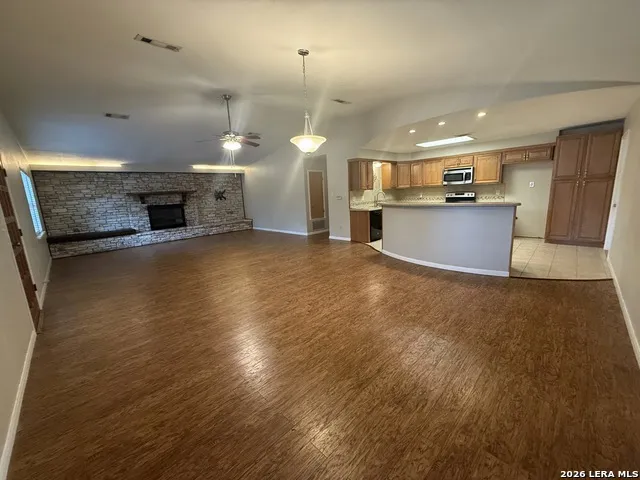 717 Lookout Canyon Lake, TX 78133