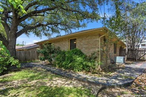111 PIKE RD