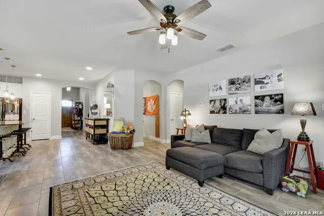9113 Sunpool Schertz, TX 78154