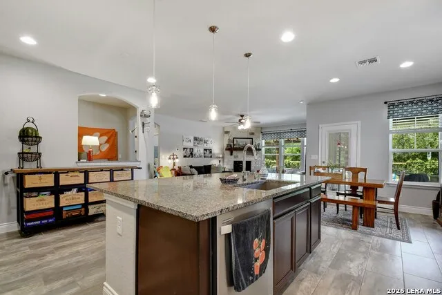 9113 Sunpool Schertz, TX 78154