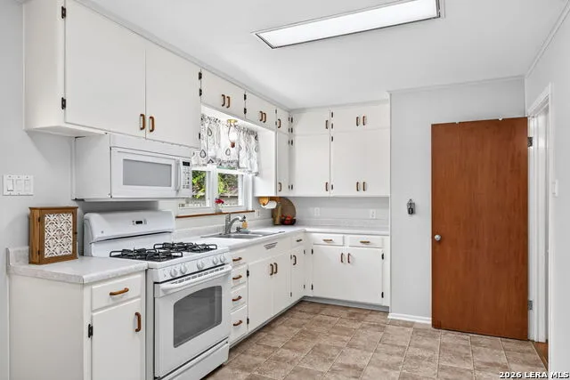 255 THOMPSON PL San Antonio, TX 78225