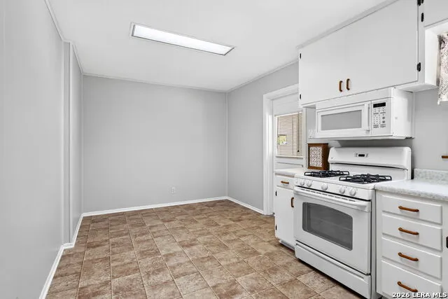 255 THOMPSON PL San Antonio, TX 78225