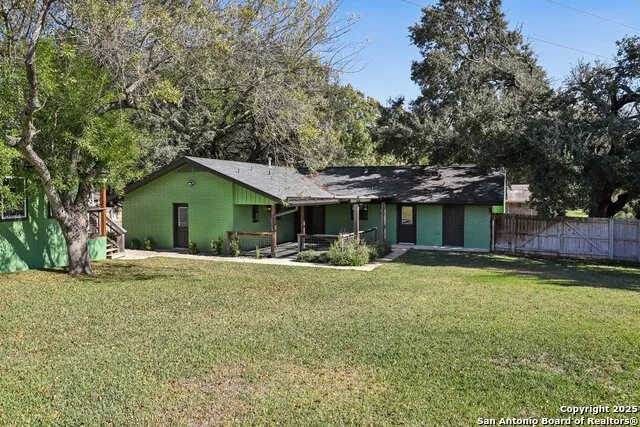 786 Renee Seguin, TX 78155