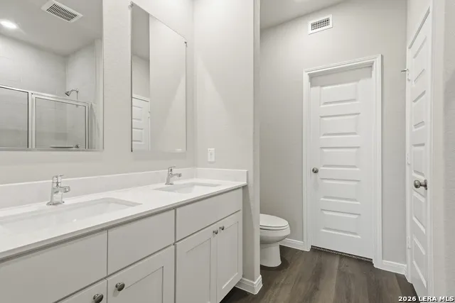 1233 Sweden Seguin, TX 78155