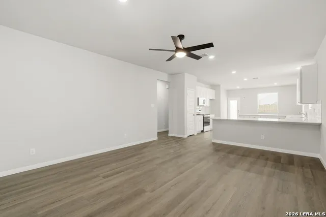 1233 Sweden Seguin, TX 78155