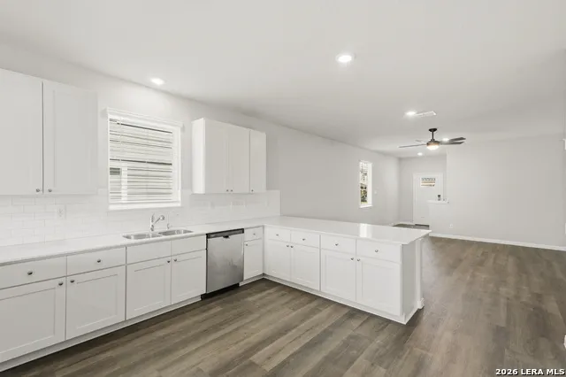 1233 Sweden Seguin, TX 78155