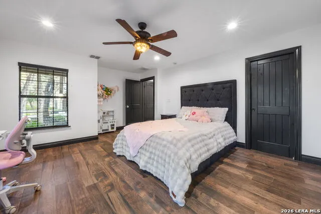 232 Meadowbrook Dr Hollywood Park, TX 78232