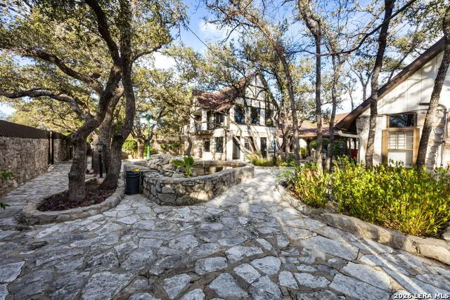 232 Meadowbrook Dr Hollywood Park, TX 78232