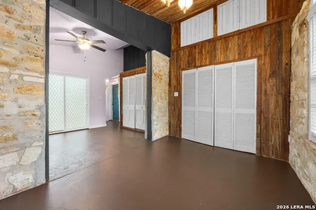 232 Meadowbrook Dr Hollywood Park, TX 78232