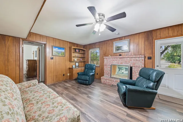 5827 GRASS HILL DR Leon Valley, TX 78238