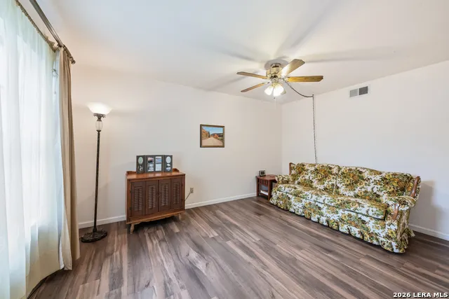 5827 GRASS HILL DR Leon Valley, TX 78238