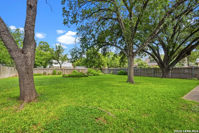 5827 GRASS HILL DR Leon Valley, TX 78238