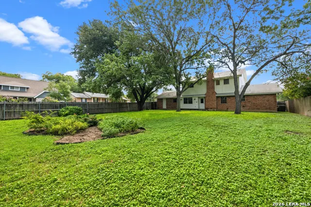 5827 GRASS HILL DR Leon Valley, TX 78238