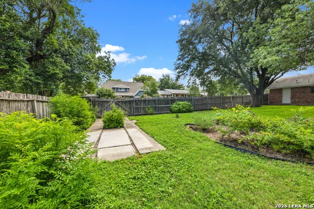 5827 GRASS HILL DR Leon Valley, TX 78238