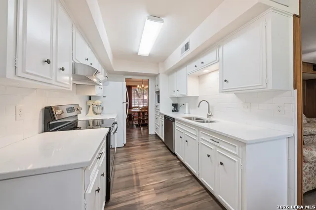 5827 GRASS HILL DR Leon Valley, TX 78238