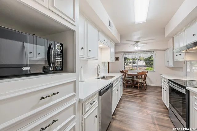 5827 GRASS HILL DR Leon Valley, TX 78238