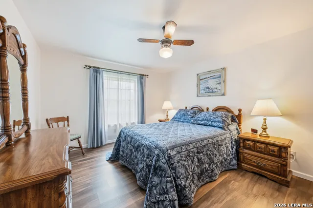 5827 GRASS HILL DR Leon Valley, TX 78238
