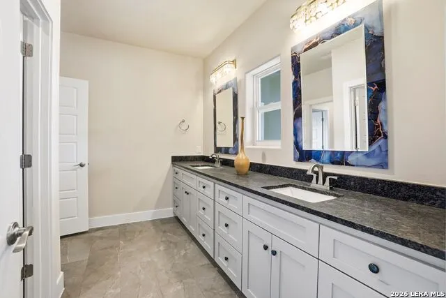 9889 Cash Mountain Helotes, TX 78023