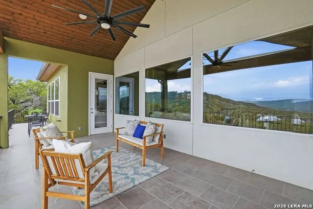 9889 Cash Mountain Helotes, TX 78023