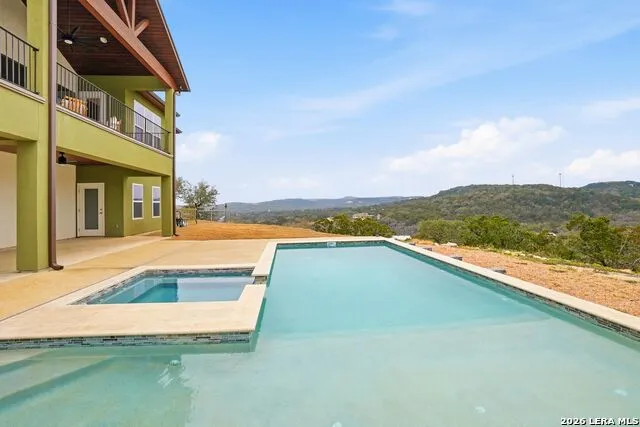 9889 Cash Mountain Helotes, TX 78023