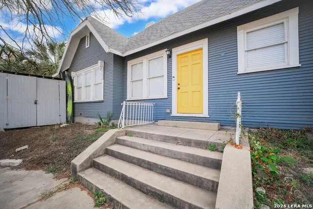 901 W Woodlawn San Antonio, TX 78201