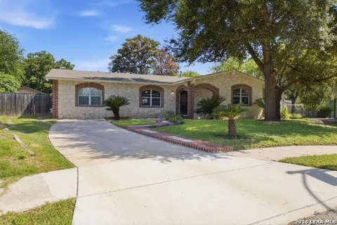 422 Arrow Point Ct