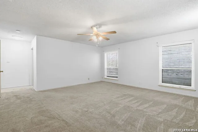 5838 Winterhaven Dr Windcrest, TX 78239