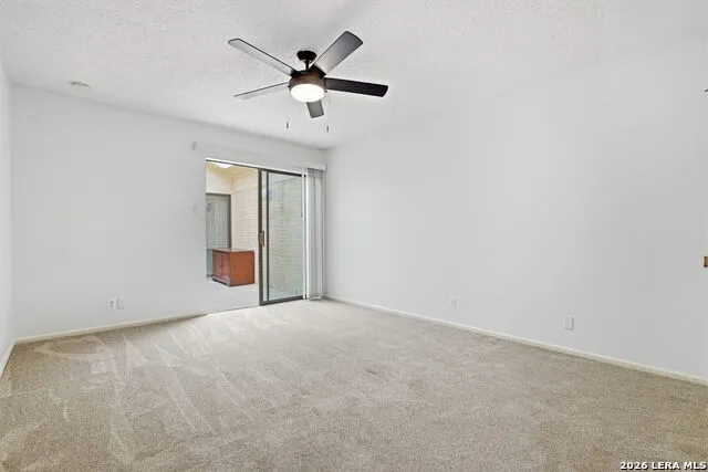 5838 Winterhaven Dr Windcrest, TX 78239
