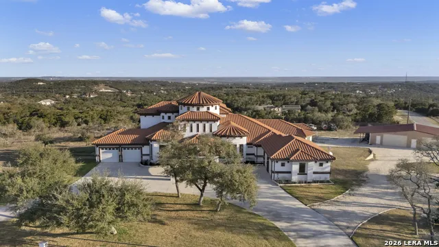 205 County Road 2727 Mico, TX 78056