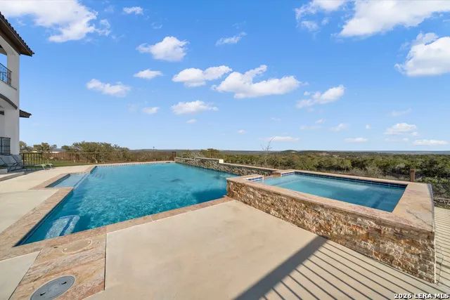 205 County Road 2727 Mico, TX 78056